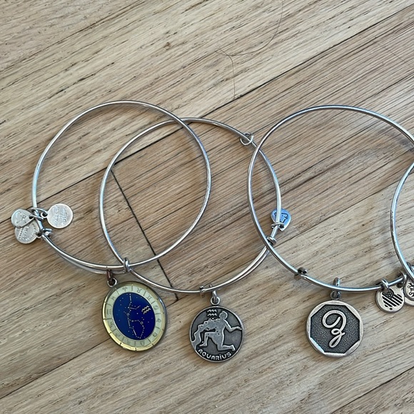 Five Alex and ani silver bracelets - Picture 2 of 3